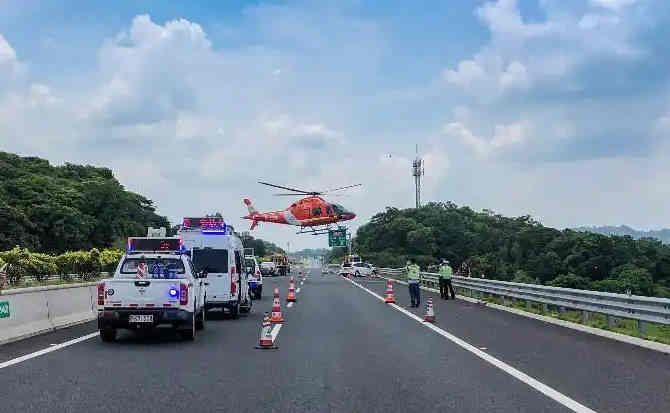 屏边高速公路汽车救援案例