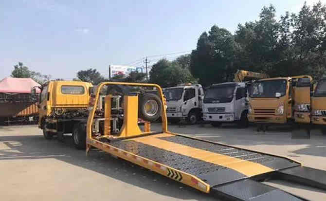 屏边汽车中途维修案例